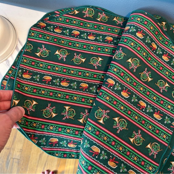Christmas holiday French horns 6 placemats - Picture 4 of 10